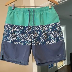 Men’s Vineyard Vines bathing suit. Size Medium.